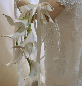 Ramo de Novia Artesanal de Lujo, Hecho a Mano, con Flores Artificiales de Tacto Real, Estilo Cascada, Decoración para Bodas y Fiestas, Estilo Old Money 2026 - Product Image 1