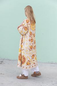 Veste matelassée unisexe en broderie ouzbek Suzani florale, bouton écologique, couture à la main, automne-hiver 2025 - Product Image 4