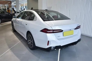 B/M/W i5 2025 Restyling eDrive35L Pacchetto M Sport Autonomia 713 km Batteria 96,96 kWh - Product Image 4