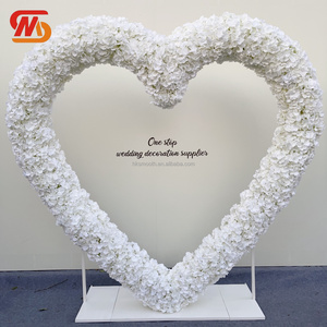 ฉากหลังดอกไม้สำหรับงานแต่งงานและงานหมั้น รูปทรงหัวใจกุหลาบสีแดงสด ขายดี สำหรับวันวาเลนไทน์ - Product Image 2