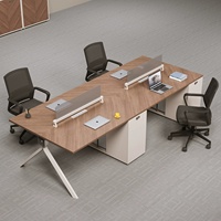 Poste de travail minimaliste moderne pour employés, bureau informatique avec cloison en bois 4 places, ensemble de 4 bureaux et chaises