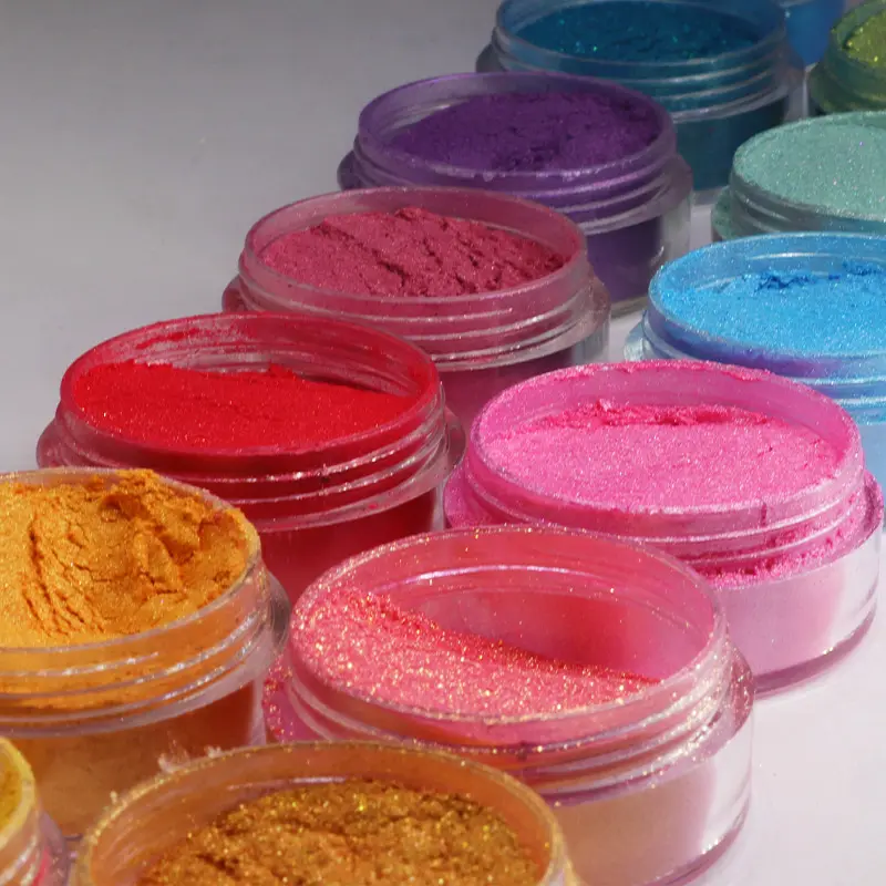 Poudre de mica naturel non toxique de pigment de perle de qualité cosmétique de prix usine pour le fard à paupières, brillant à lèvres, savon
