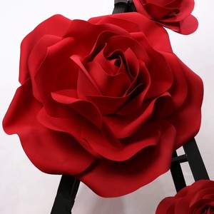 Oggetti di scena per matrimoni di alta qualità centri commerciali Hotel fiori artificiali decorati con rose impermeabili rosse fiori giganti di arte della carta. - Product Image 1