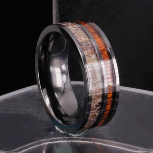 CHENG JEWELERS VENTA AL POR MAYOR Anillo de Bodas de cerámica negra de 8mm con asta de ciervo e incrustaciones de madera - Product Image 3