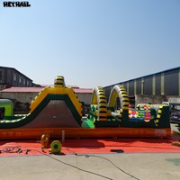 Parcours d'obstacles gonflable commercial sur le thème de la jungle avec toboggan et piscine, combo parcours d'obstacles à vendre