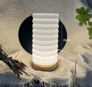 Lámpara de mesa recargable, lámpara de noche para dormitorio, arte de personalidad creativa, decoración de gama alta, estilo crema, luz nocturna romántica - Product Image 5