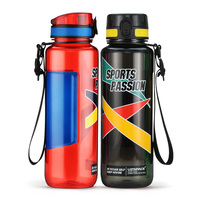 Bouteille d'eau sport en plastique légère, durable et réutilisable de 1,5 L (50 oz) avec emballage personnalisé pour la gym et le gaming – Vente en gros