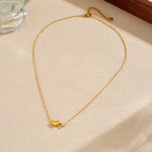 Heart-Shaped Zirconium Pendant Necklace Gold Plated Stainless Steel Clavicle Chain Everyday Wear French Light Luxury Style - Product Image 3