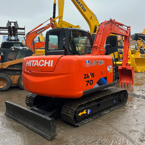 Excavadora Hitachi ZX70 usada en buenas condiciones a la venta con motor Yanmar y componentes básicos que incluyen bomba de caja de cambios de motor - Product Image 1