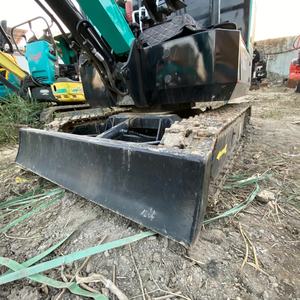 Mini-excavatrice domestique durable et économe en carburant pour le jardinage - Excavatrice sur chenilles d'occasion Kobelco SK17 japonaise de 1,7 tonne - Product Image 4