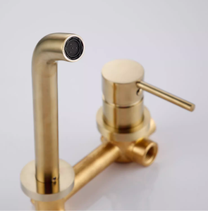 Robinet mural mural en laiton pour lavabo Robinet <span class=keywords><strong>mitigeur</strong></span> en céramique à poignée unique pour salle de bain - Product Image 4