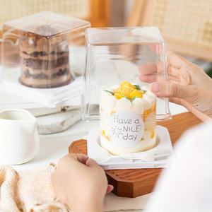 Emballage de desserts carré en plastique PET transparent jetable Boîtes <span class=keywords><strong>à</strong></span> gâteaux formées sous vide avec fourchette pour usage alimentaire - Product Image 6