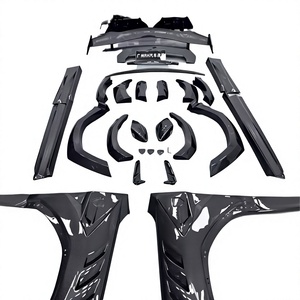 Nouveaux kits carrosserie en fibre de carbone pour Lamborghini Urus : Lame de pare-chocs avant en plastique, pare-chocs arrière, jupes latérales, pare-chocs avant de voiture - Product Image 5