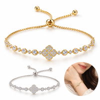 Bracelets Mosen ODM à maillons géométriques délicats en forme de trèfle, conçus pour un style décontracté quotidien et pour offrir en cadeau à des amis lors de fêtes.