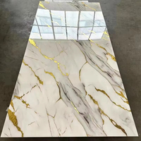 Panneau mural élégant en marbre PVC de style doré 4 'X 8' 3mm Feuille de marbre UV imperméable et ignifuge Panneaux muraux en PVC