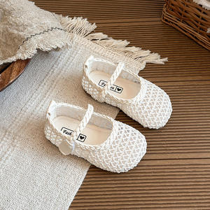 Sandales plates en maille tressée coréenne pour filles, collection Printemps-Été 2026, style résille ajourée - Product Image 5