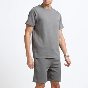 Ensembles de t-shirts et shorts pour hommes en gros pour tenues décontractées d'extérieur, ensembles de shorts d'été pour hommes sur mesure en vente à prix abordable - Product Image 3
