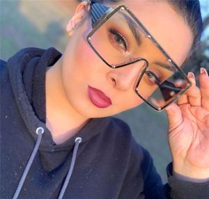 Nouvelles lunettes de soleil pour femmes avec logo personnalisé, luxe, couleurs dégradées uniques, monture large, lunettes de soleil carrées surdimensionnées pour femmes - Product Image 3