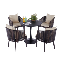 Ensemble table et chaises compact pour café de jardin, terrasse de restaurant, balcon extérieur, hôtel