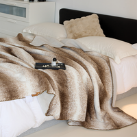 Couverture de lit personnalisable en fibre de polyester tricotée double face, unie, haut de gamme, toutes saisons, 200x230cm, pour maison moderne, en promotion