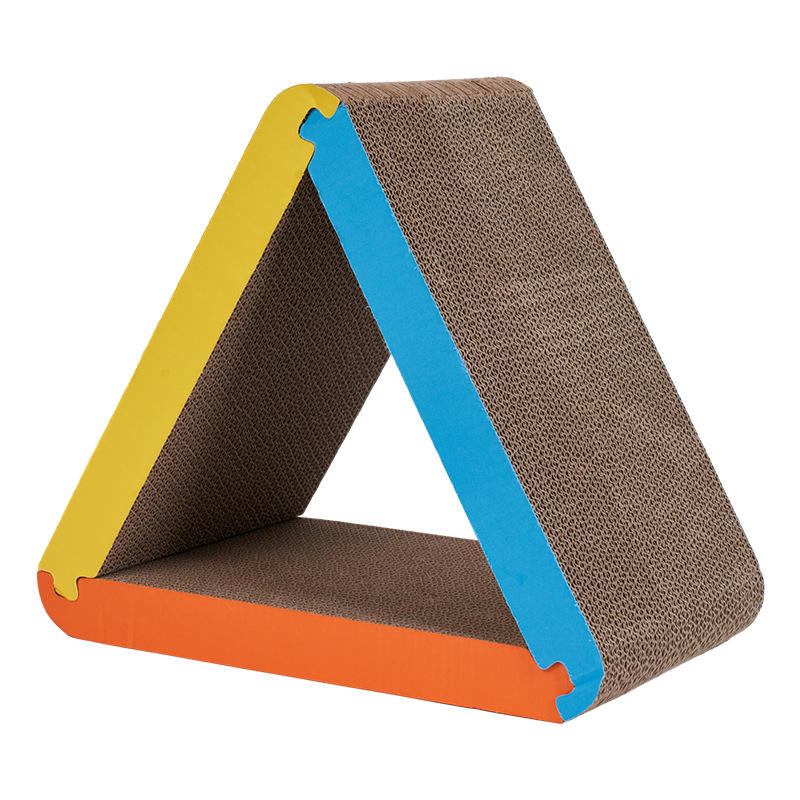 Griffoir triangulaire pour chat