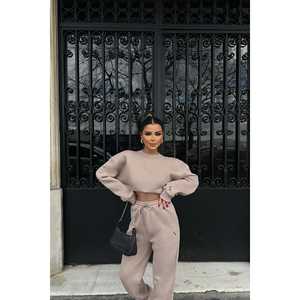 Ensemble de survêtement sport en velours beige, 2 pièces, streetwear, jogging, respirant, décontracté, grande taille, hiver, logo personnalisé - Product Image 2