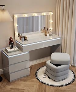 Tocador Moderno de Lujo con Espejo Iluminado LED, Almacenamiento con Múltiples Cajones, Mesa de Maquillaje para Dormitorios de Estilo Europeo/Estadounidense - Product Image 2