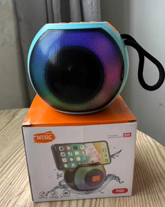Altavoz Portátil P60 con Iluminación LED RGB, Batería de 800mAh, Compatible con Tarjeta de Memoria, para Uso en Interiores y Exteriores - Product Image 3