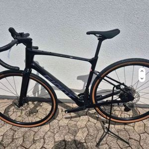 NOUVEAUTÉ 2025 – Vélo de Gravel Électrique <span class=keywords><strong>Giant</strong></span> Revolt ADVANCED 2 – Vélo de Route Électrique - Product Image 1