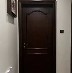 Puerta de Madera Maciza de Estilo Moderno Personalizada, Puerta Abatible Plana Insonorizada para Dormitorio con Rejilla Negra Pintada - Product Image 3