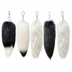 Porte-clés en fausse fourrure peluche queue de renard pour <span class=keywords><strong>voiture</strong></span>, breloque de sac, ornement de sac à dos style anime, décoration d'Halloween - Product Image 2