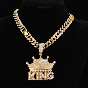 Colgante de Inicial Super Bling Hip Hop para Hombre, Chapado en Oro, con Moissanita Micro Pavé de Corte Esmeralda y Plata de Ley 925 - Product Image 6