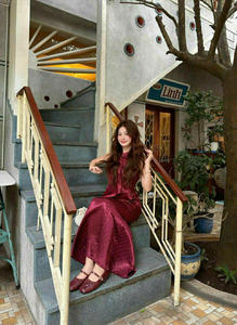 Conjunto de Dos Piezas de Inspiración Oriental: Top Halter con Lazo y Falda Maxi Sirena Suave, Mezcla de Poliéster y Algodón Transpirable, Prenda OEM - Product Image 3