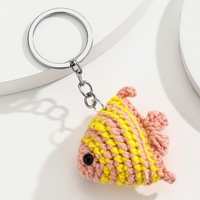 Nouveau porte-clés pendentif ange poisson en crochet mignon, fait main, poisson tropical tricoté, breloque créative pour sac