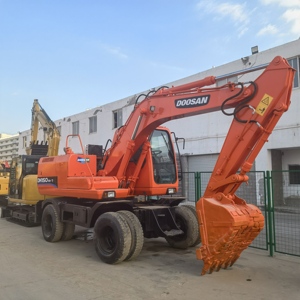 รถขุดดินเคลื่อนที่ 15 ตัน รุ่น Doosan DH150W-7 พร้อมเครื่องยนต์ดีเซลเทอร์โบแท้ มือสอง สินค้าพร้อมส่ง - Product Image 6