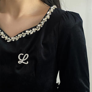 新しいファッションハイエンド女性用コサージュ文字ブローチシンプルなデザイン絶妙なニッチでフルジルコニウムスーパーフラッシュラグジュアリー - Product Image 5