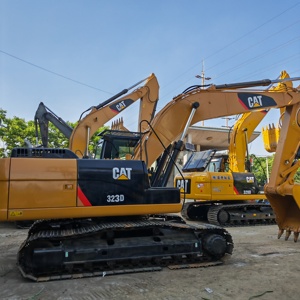 Excavatrice Caterpillar 323D d'occasion, robuste et durable, à prix avantageux - Product Image 1