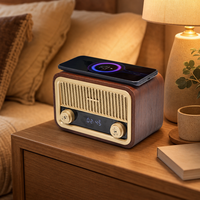 ODM OEM Maßgefertigtes Retro-Radio mit Kabelloser Ladefunktion 10W FM BT USB TF-Player 2000mAh Digitaler LED-Wecker