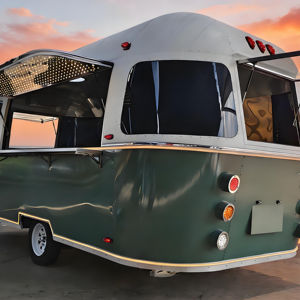 Camión de Tacos con Fusión Coreano-Mexicana con Bulgogi y Kimchi, Salsa Gochujang sobre Tortillas de Maíz para los Amantes de <span class=keywords><strong>la</strong></span> Comida de Los Ángeles - Product Image 1