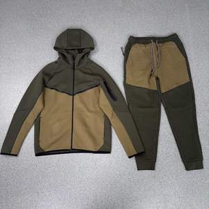 Nouvelle Version 2027 – Ensemble de Survêtement Homme 2 Pièces en Coton Polaire Technique de Qualité Supérieure <span class=keywords><strong>avec</strong></span> Logo Tendance – Sweat-shirt et Joggers Patchwork - Product Image 1