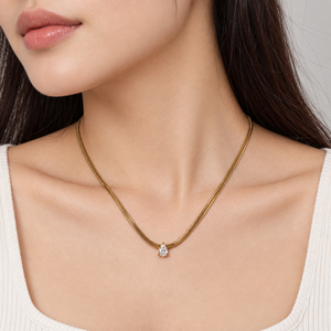 Collier pendentif chaîne serpent plaqué or 14 carats pour femme avec zircon cubique taille poire, design minimaliste pour un usage quotidien - Product Image 5