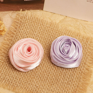 Flor de tela de satén con forma de capullo de rosa de 5 cm para corsage, accesorios de ropa, decoración para el cabello y bolsos de mujer, Primavera 2024, hecho a mano en Jinhua - Product Image 4