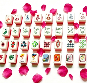 Ensemble de Mahjong de Luxe en Cristal Acrylique à 3 Couches, Pliable, Durable, Portable, pour 4 Joueurs, Mahjong Américain Moderne, avec Mahjong et Dés - Product Image 3