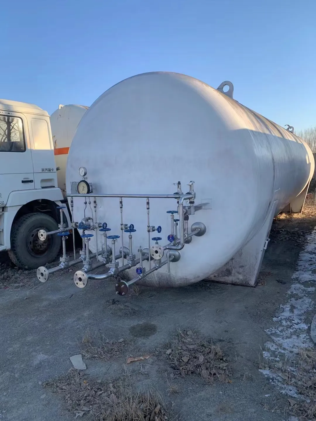 Les fabricants de réservoirs de stockage de gaz naturel de 50 mètres cubes de seconde main sont peu coûteux à traiter