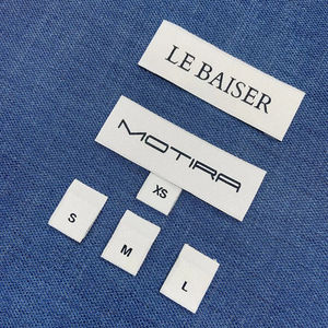 Etiquetas personalizadas Etiquetas de color de cuello tejido de alta densidad Etiquetas de ropa con impresión satinada de moda - Product Image 1