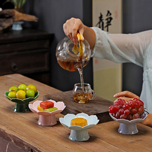 Assiette à fruits en céramique japonaise en forme de fleur avec support, nouveau style chinois, vaisselle pour cérémonie du thé, origine Dehua - Product Image 3