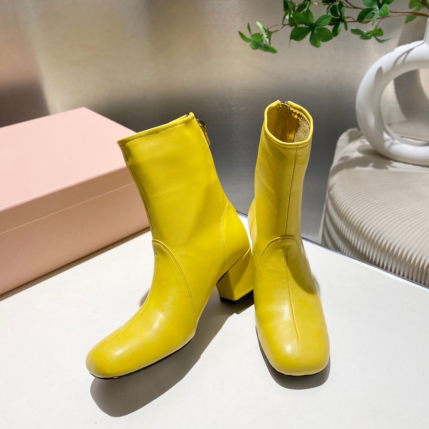 สีเหลือง