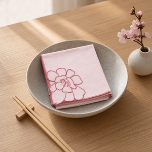 Serviettes de table rectangulaires brodées de fleurs roses, logo personnalisé, faites à la main, décoration de table pour mariage - Product Image 4