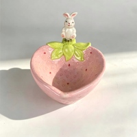Ensemble de tasses à œufs en porcelaine au design créatif de lapin, motif fraise rouge, vaisselle pour le petit-déjeuner, décoration de la cuisine et de la salle à manger, cadeau