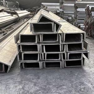 Profil Kanal Persegi <span class=keywords><strong>Stainless</strong></span> <span class=keywords><strong>Steel</strong></span> 304/316 41mm 21mm Berlubang Tahan Lama Anti-Korosi untuk Bengkel Gudang Gedung Perkantoran - Product Image 1